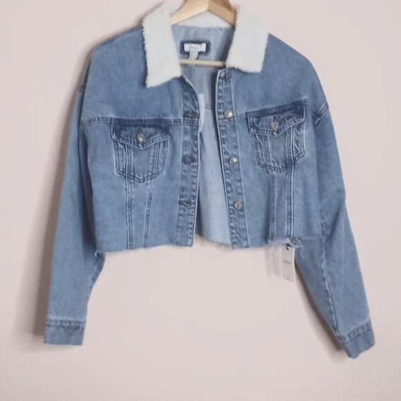 Forever 21 Jacket Denim Sherpa Trim Cropped with Raw Hem New - Picture 8 of 16